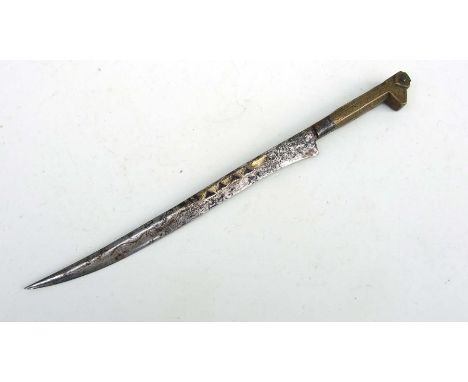 A 19th century Turkish yataghan dagger with brass inlay to the blade. Blade length 26.5cms (10.5ins)Condition Report:Very sha