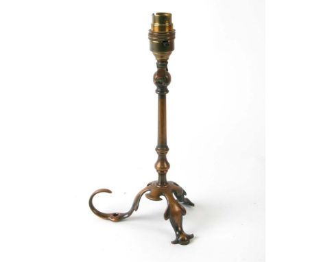 A WAS Benson style brass Pullman lamp, 28cms high.Condition ReportLamp sits flat, surface is tarnished and the adjustment is 
