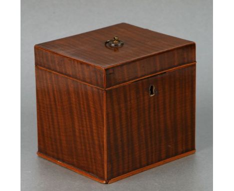 A Regency satinwood tea caddy with boxwood stringing, 12cms wide.