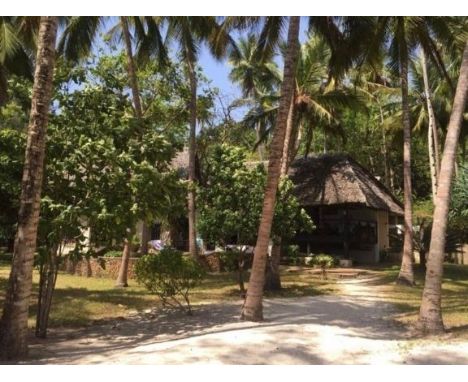 WIMBI REEFS, MSAMBWENI, KENYA - A 7 DAY BEACH HOUSE RENTAL A rustic and relaxed Swahili style beach house stay on deserted be