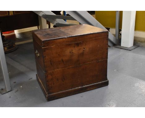 A 19th century oak silver chest with hinge lid enclosing lift-out tray and twin brass carrying handles, width 61cm, height 55
