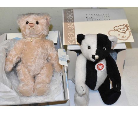 STEIFF: Two boxed Steiff teddy bears with original labels and certificates - Pierrot and Pearl.