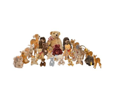 STEIFF 25-tlg Konvolut aus Bären, Wald- und Feldtieren, 1950er -2000er Jahre, Teddys: 4 Miniatur 'Club Bären', H je 10 cm; ka