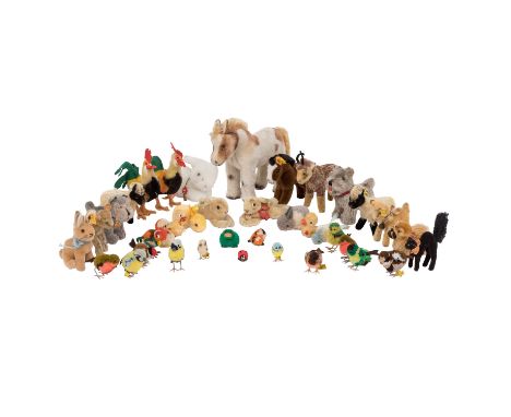 STEIFF 33-tlg Konvolut aus Haus- und Hoftieren sowie Wollminiaturen, 1960er-1990er Jahre, 10 Tiere mit Knopf u. überwiegend a