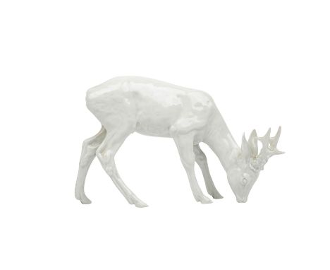 MEISSEN 'Äsender Rehbock', 1. Wahl, 20. Jh. Weißporzellan, Entwurf von Willi Münch-Khe, Modellnr. A 1244, H. ca. 16 cm, L. ca