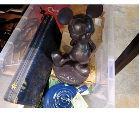 Mixed items to include scales and ceramics. Not available for in-house P&amp;P 