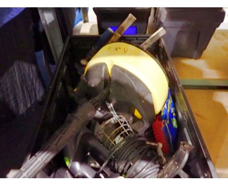 Mixed tools and accessories to include lamps, jet wash attachments and more. Not available for in-house P&amp;P 