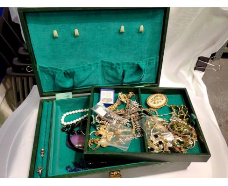 Jewellery box with contents including silver. UK P&amp;P Group 1 (£16+VAT for the first lot and £2+VAT for subsequent lots) 