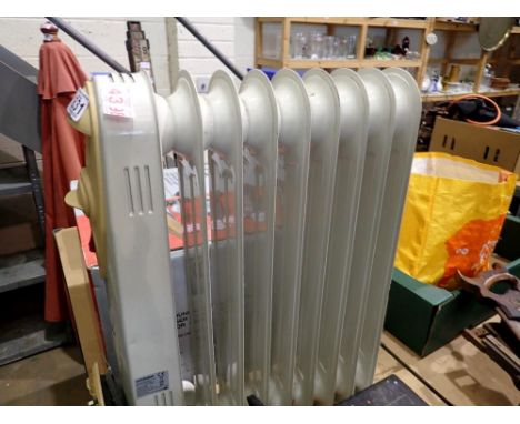 Hyundai electrical oil filled radiator. All electrical items in this lot have been PAT tested for safety and have passed. Thi