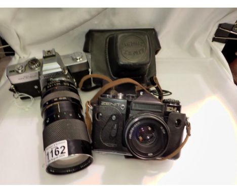 Zenit &amp; Minolta 35mm SLR cameras with lenses &amp; accessories. UK P&amp;P Group 2 (£20+VAT for the first lot and £4+VAT 