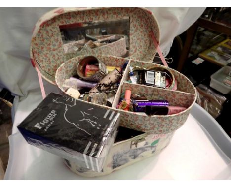 Jewellery box containing ladies make up, costume jewellery and a mens fragrance. UK P&amp;P Group 2 (£20+VAT for the first lo