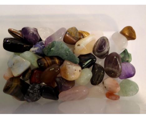 Collection of polished gemstones. UK P&amp;P Group 1 (£16+VAT for the first lot and £2+VAT for subsequent lots) 