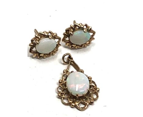 2 x 9ct gold vintage opal openwork paired earrings &amp;  pendant (2.8g) 