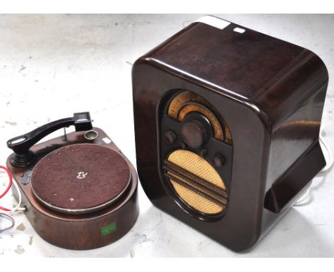 A vintage bakelite Ekco radio and a vintage Columbia record player (2). CONDITION REPORT Bakelite case of radio in good order