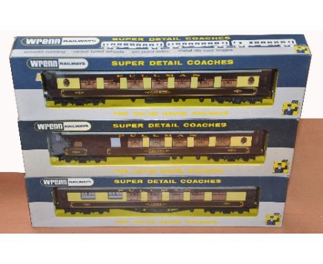 Three Wrenn OO gauge passenger coaches, Pullman First Class, Second Class and Second Class Brake (3).