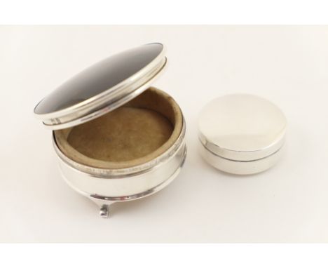 Late Victorian silver and tortoiseshell ring box, Birmingham 1899, plain circular form with hinged cover, original velvet lin