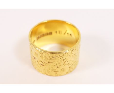 22ct gold cravat toggle, London 1964, foliate engraved throughout, equivalent to ring size R, weight approx. 13.6g