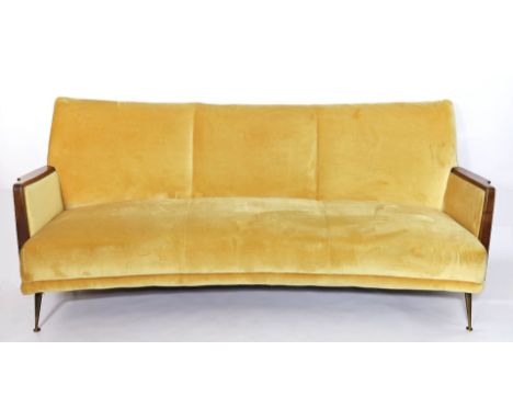 Radice, Gigi (1954 Italien 2002), in der Art von Mid-Century Sofa (Dreisitzer). Konkave Sitzschale mit gelber Polsterung, Auß