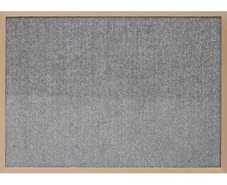 Christo (1925 Gabrowo/Bulgarien - New York 2020), eigentlich Christo Wladimirow Kawaschenew Silberfarbener Gewebestoff vom Pr