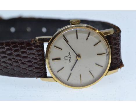Omega ladies 9ct gold cased manual wind watch, case no. 5115137, movement no. 41 958607, 17 jewels, case diameter 23mmrunning