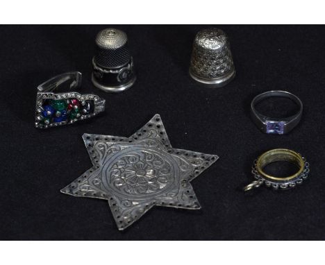 Silver thimble, maker HG & S, Birmingham 1926, together with a silver pendant coin mount, & white metal items including an 83