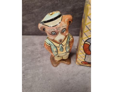 A Wells &amp; Co Ltd London vintage and rare 9/153 Novelty Mechanical Walking Brown Bear Key Missing 1919 A.Wells &amp; Co. W