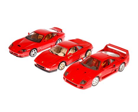 3 Bburago/Maisto Ferrari Modelle, Maßstab 1:18, F 40, 348 und 550, leichte Alterungs- und Gebrauchsspuren, Z 2-3