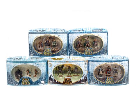 5 versch. The Lord of the Rings Figuren-Sets, ”Soldiers und Scenes” ”Battle Scale Figures”, Figurenhöhe ca. 5-7,5, je im OK, 