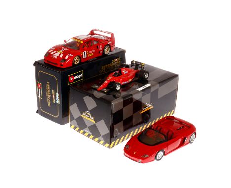 3 Bburago/Revell Ferrari Modelle, Maßstab 1:18 und 1:24, 641/2, F 40 und Mythos, 2 mit tw besch. OK (1 OK nicht passend), lei