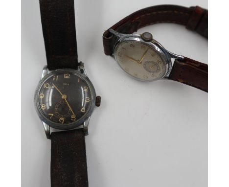 ORIS: chromium cased gents wristwatch with gilt chapters against a black dial, second-hand missing and a further vintage wris