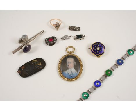 A QUANTITY OF JEWELLERY including a blue enamel, rose-cut diamond and pearl set locket brooch, an Arts and Crafts enamel and 