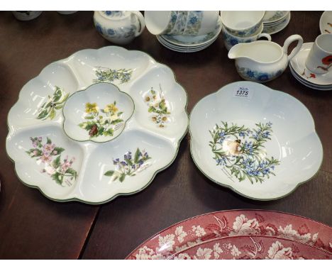 A Royal Worcester 'Worcester Herbs' hors d'oeuvre dish and fruit bowl.