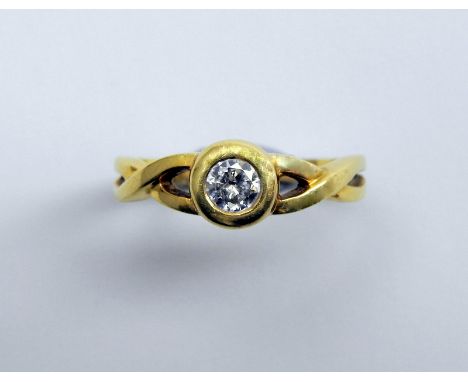   Schwerer Diamant-Ring  18 K. Gelbgold. Herren-Ring mit zentralem Diamant-Besatz von ca. 0,50 ct., TWVSI2. Altersbedingte, g