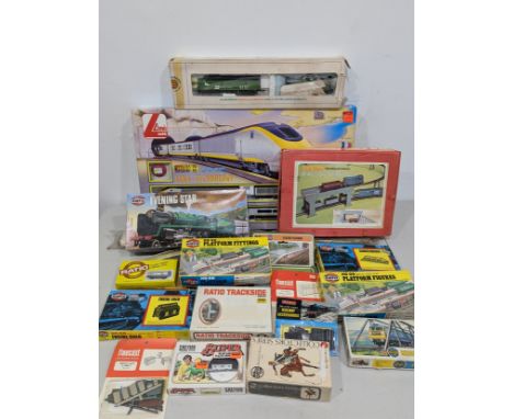 Lima '00' gauge L106530 Eurostar Express 4-car passenger Train Set, boxed, and a Bachmann '00' gauge diesel 9710 diesel and 1