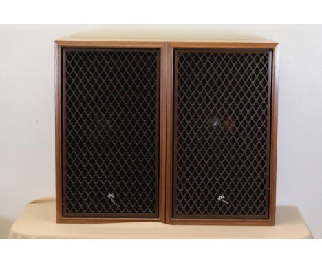 Vintage Sansui SP-70 2-Way Speakers  This lot features two classic Sansui SP-70 2-way speakers, esteemed for their high-quali