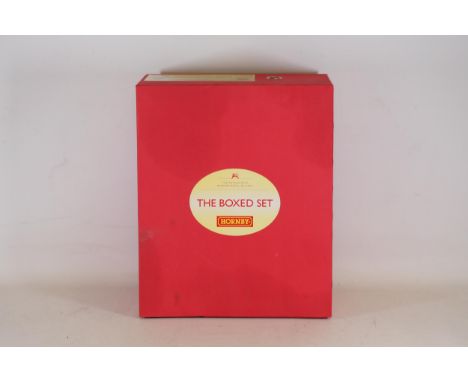 Boxed Set of 2 William West Country Class Locomotives and Assorted Pullman Cars R1042    The set includes two William West Co