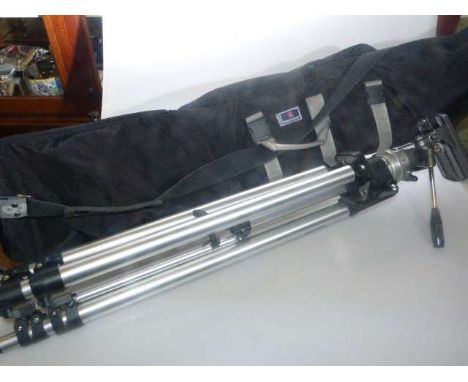 Manfrotto 075 camera tripod with Gitzo R44 pro head and case