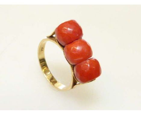Coral ring, stamped 750, size M½