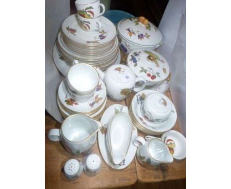 Royal Worcester Evesham dinnerware and teaware including tureens, teapot, sugar and cream, etc