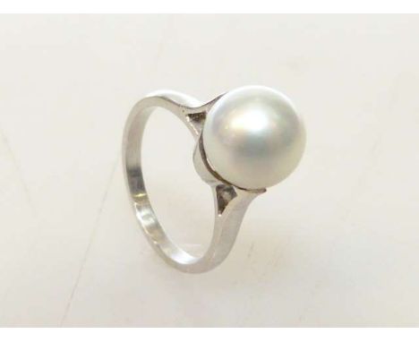 Cultured pearl ring, size K