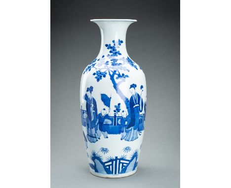 A LARGE BLUE AND WHITE PORCELAIN Â´COURT LADIESÂ´ VASE, QINGChina, late Qing Dynasty (1644-1912). Of ovoid, elongated form wi