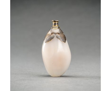 A MUGHAL STYLE WHITE JADE 'PEBBLE' SNUFF BOTTLE, QINGChina, Qing Dynasty (1644-1912). Carved in the form of a pebble, raised 