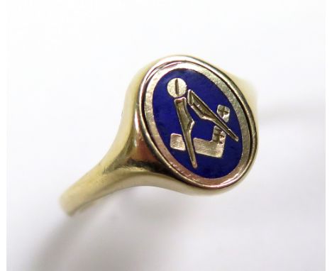 9ct Gold Gents swivel Masonic Ring in Blue enamel size Y weight 5.7 grams