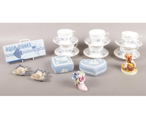 A quantity of miscellaneous. Two Wade aqua-dishes (boxed), Wedgwood Jasperware trinkets, Goebel figure etc  
