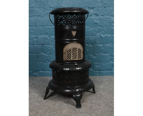 A vintage Valor Parafin heater. H: 61cm, W:29cm.  