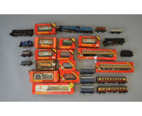 OO Gauge. Hornby/Tri-ang/Lima. 5 x locomotives together with !8 x rolling stock. Some boxed. Overall F/G
