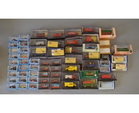 Oxford Diecast: eight Roadshow; 21 x Chipperfields Circus; 25 x Automobile Company; 10 x assorted models. All boxed, overall 