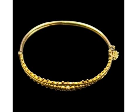 9ct gold hinged bangleCondition Report:Approx 6.86 grams, repaired, tests 9ct 