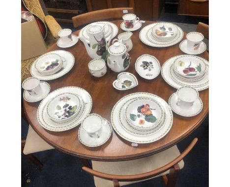 QUEENS ROYAL HORTICULTURAL SOCIETY PART TEA COFFE AND DINNER SERVICE