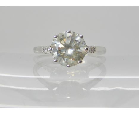 AN 18CT WHITE GOLD DIAMOND SOLITAIRE  RING the diamond measures approximately 7.94mm x 7.95mm x 5.01mm, estimated approx 2cts